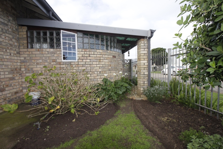 4 Bedroom Property for Sale in Aston Bay Eastern Cape